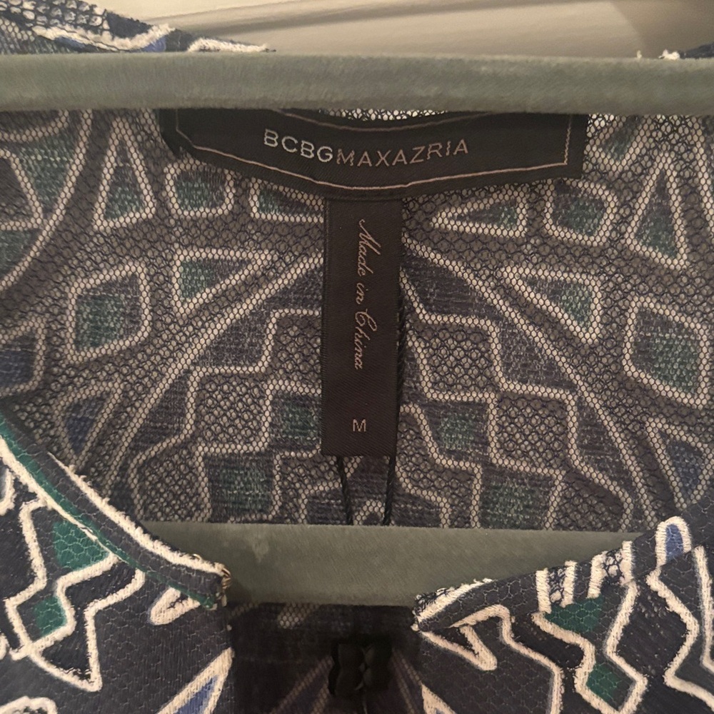 BCBGMaxAzria Blue and White Geometric Dress Medium - Picture 2 of 7